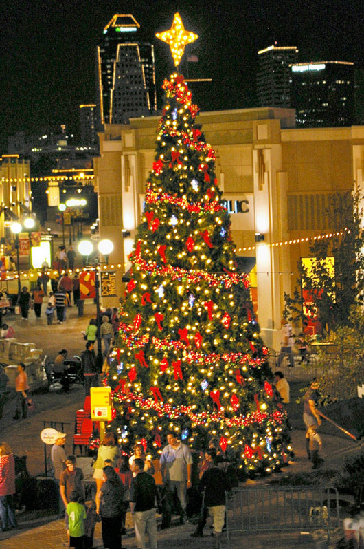 Photo of the big Christmas tree featured at the Louisiana Boardwalk in Bossier City, Louisiana.